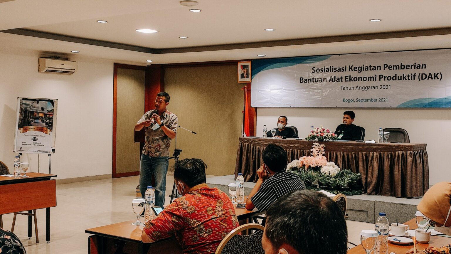 Pelatihan Budidaya Lebah Madu Untuk Membantu Ekonomi Masyarakat